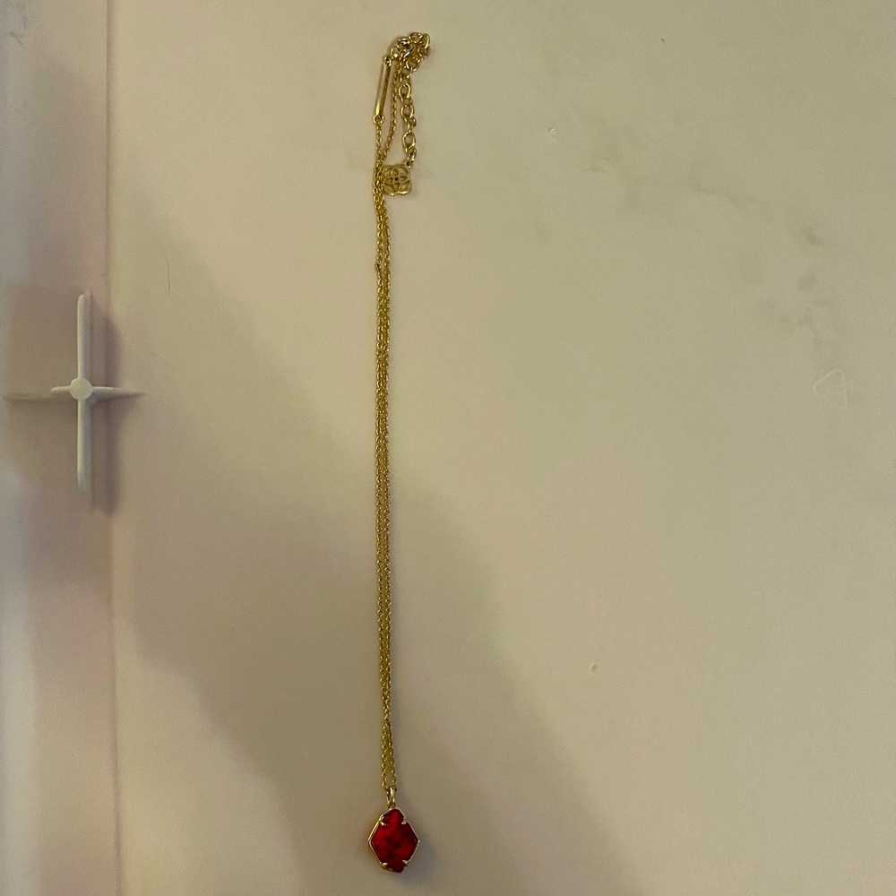 Kendra Scott Bronze Veined Red Pendant Necklace